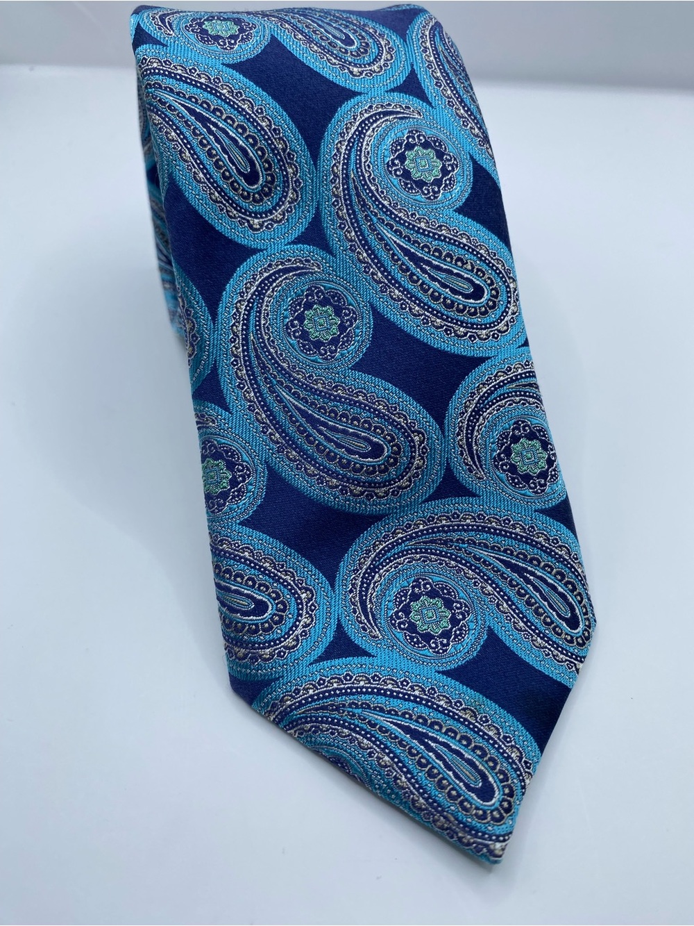 Bloomingdale's Turquoise and Navy Paisley Silk Tie